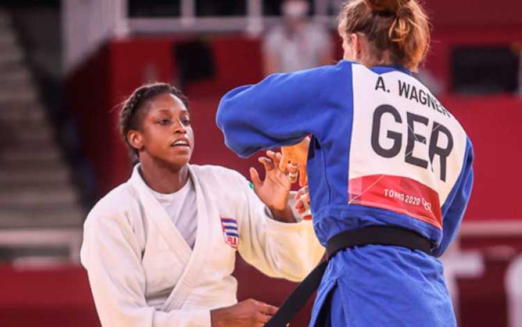 Kaliema Antomarchi, judoca cubana, cae ante la alemana Anna-Maria Wagner en Tokio 2020. Kaliema Antomarchi, judoca cubana, cae ante la alemana Anna-Maria Wagner en Tokio 2020.