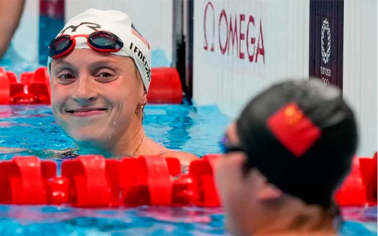 Kathy Ledecky, nadadora de Estados Unidos, recordista mundial en 1500 m estilo libre. Kathy Ledecky, nadadora de Estados Unidos, recordista mundial en 1500 m estilo libre.