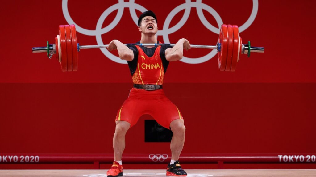 Zhiyong Shi, oro y recordista de los 73 kg de las pesas en Tokio 2020. Zhiyong Shi, oro y recordista de los 73 kg de las pesas en Tokio 2020.