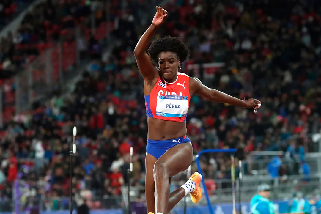 Leyanis Pérez, oro en triple salto.