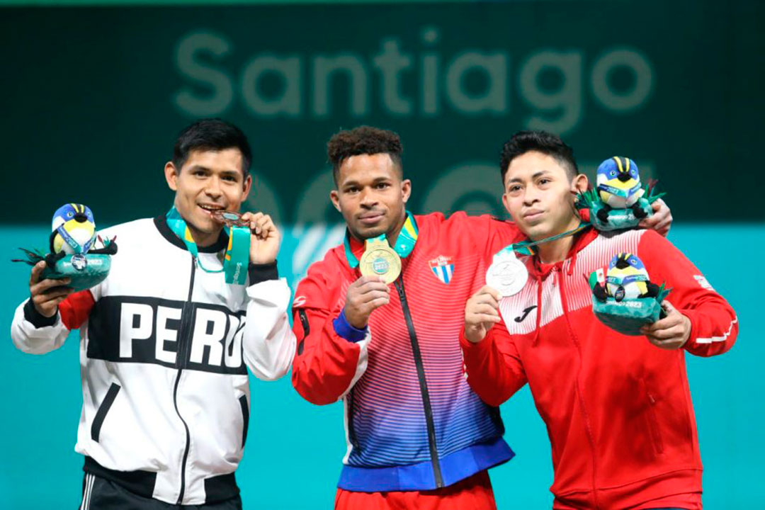 Primer podio de Cuba en Santiago de Chile: oro del pesista Arley Calderón.