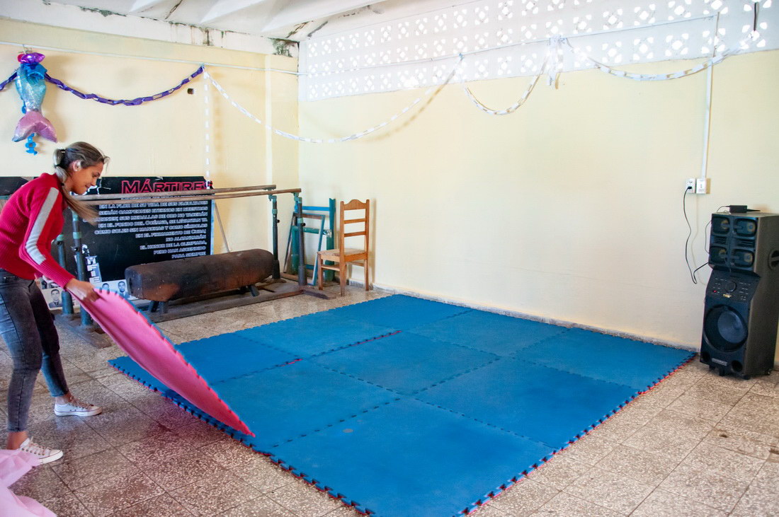 Reparación del aula de natación artística del combinado deportivo Mártires de Barbados.