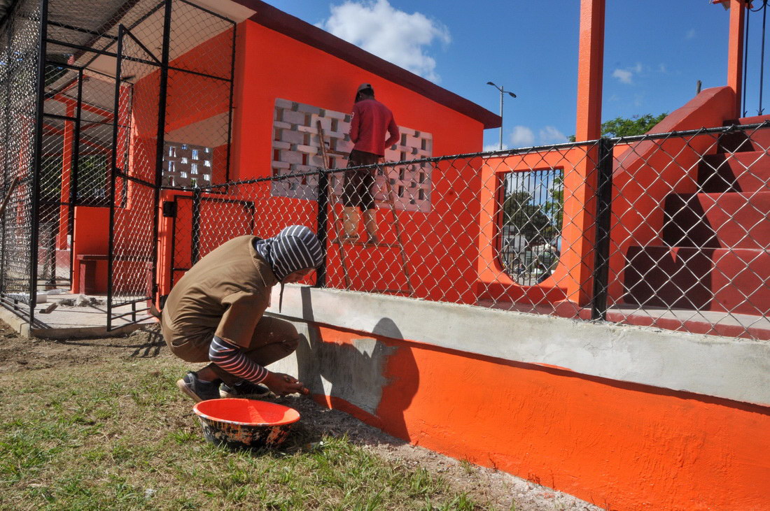 Remozamiento del estadio infantil Natilla Jiménez.