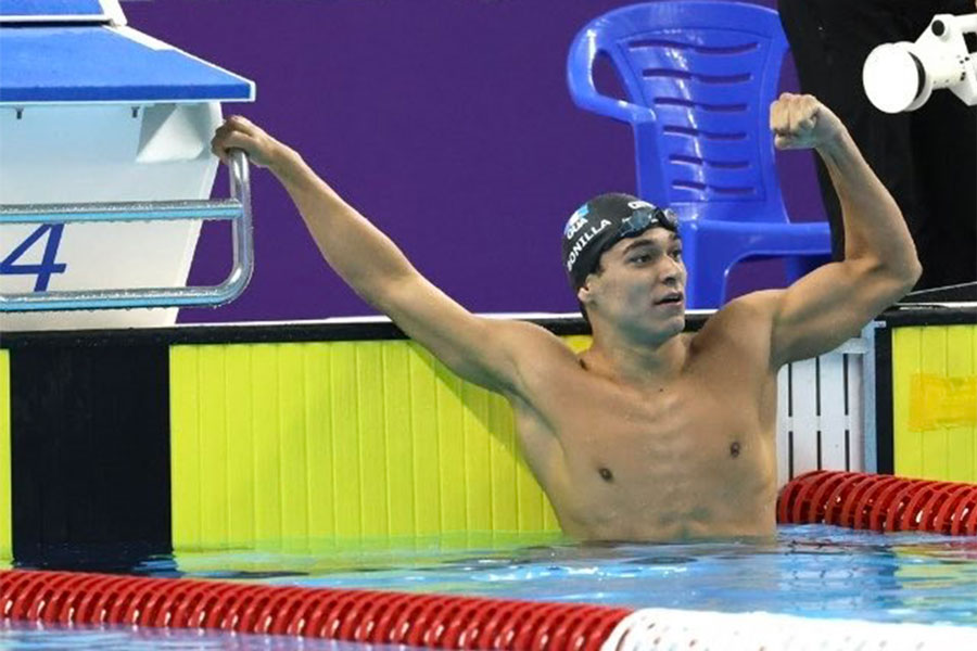 Roberto Bonilla, oro en 200 metros pecho.