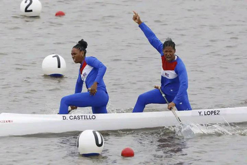 Yisnoly López y Diorgina Castillo, oro en el C2 a 500 metros.