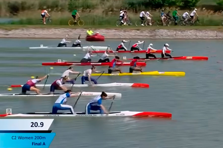 Competencia de la final A del C2 a 200 m.