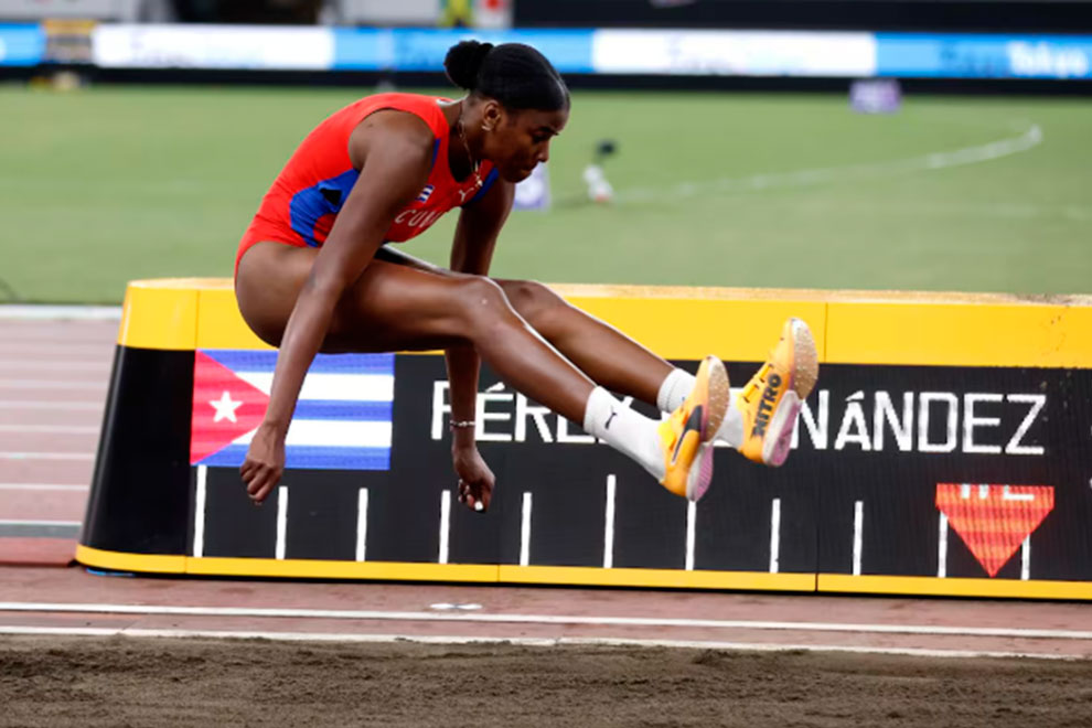 Leyanis Pérez, oro en triple salto en el Mundial de Tokio 2025.