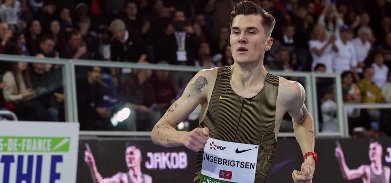 Jakob Ingebrigtsen, recordista bajo techo en los 1500 y la milla.