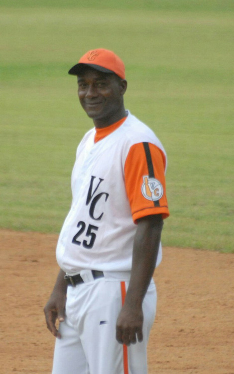 Oscar Machado integró el equipo anaranjado que estableció varias primacías en un juego. Oscar Machado integró el equipo anaranjado que estableció varias primacías en un juego.