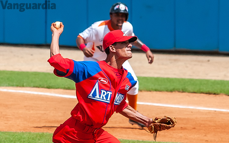 Laidel Torres, pitcher ganador por Artemisa. Laidel Torres, pitcher ganador por Artemisa.