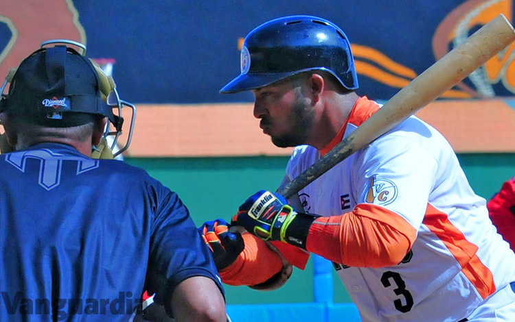 Andy Zamora, pelotero de Villa Clara. Andy Zamora, pelotero de Villa Clara.