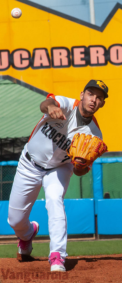 Pablo Luis Guillén, pitcher de Villa Clara. Pablo Luis Guillén, pitcher de Villa Clara.