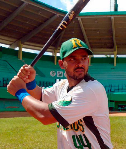 Yaser Julio González, pelotero de Pinar del Río. Yaser Julio González, pelotero de Pinar del Río.