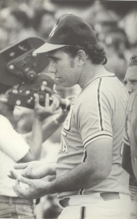 Eduardo Martín, el manager que guió a los anaranjados a la conquista de su primer gallardete. (Foto: Archivo del autor). Eduardo Martín, el manager que guió a los anaranjados a la conquista de su primer gallardete. (Foto: Archivo del autor).