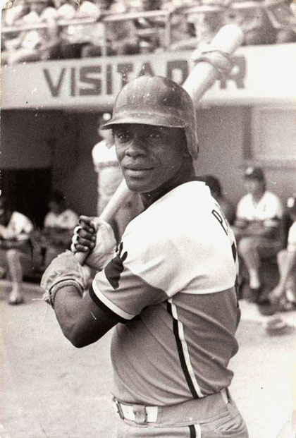Pedro Jova, torpedero del equipo Todos Estrellas de Villa Clara en los años 80. Pedro Jova, torpedero del equipo Todos Estrellas de Villa Clara en los años 80.