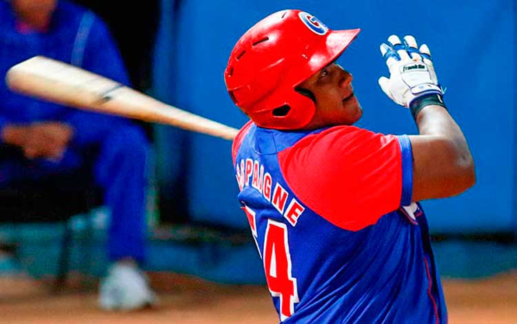 Alfredo Despaigne, pelotero cubano. Alfredo Despaigne, pelotero cubano.