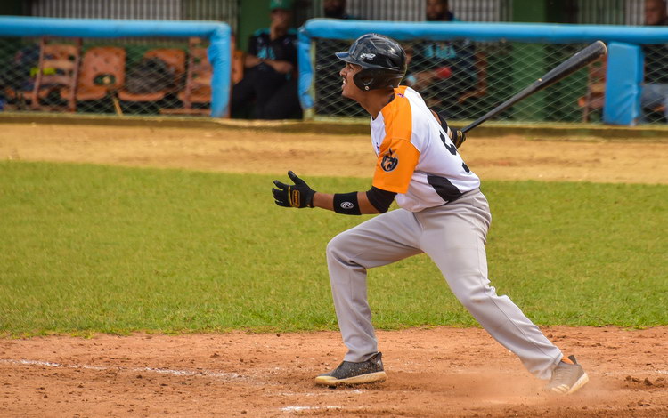 Yuri Marcos Fernández, disparó su primer jonrón en series nacionales. (Foto: Carolina Vilches Monzón) Reidel Pedraza, pelotero de Villa Clara.