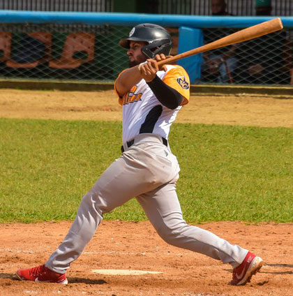Yuri Marcos Fernández, pelotero de Villa Clara. Yuri Marcos Fernández, pelotero de Villa Clara.