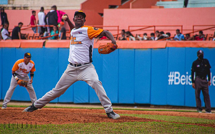 Alain Sánchez Machado, pícher ganador por Villa Clara en el primer juego contra la Isla de la Juventud en la 61 Serie Nacional de Béisbol. Alain Sánchez Machado, pícher ganador por Villa Clara en el primer juego contra la Isla de la Juventud en la 61 Serie Nacional de Béisbol.