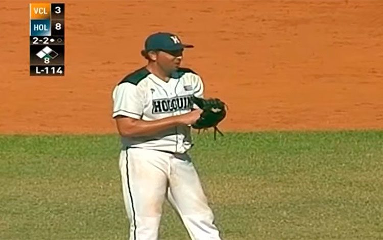 Wilson Paredes, abridor y ganador por Holguín. Wilson Paredes, abridor y ganador por Holguín.