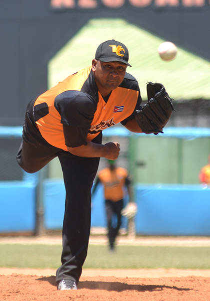 Freddy Asiel ílvarez, abridor y ganador por Villa Clara en el quinto juego contra Matanzas. Freddy Asiel ílvarez, abridor y ganador por Villa Clara en el quinto juego contra Matanzas.