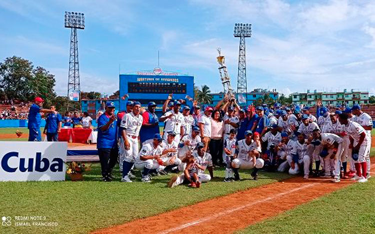 Granma reina por cuarta ocasión.(Foto: Ismael Francisco)