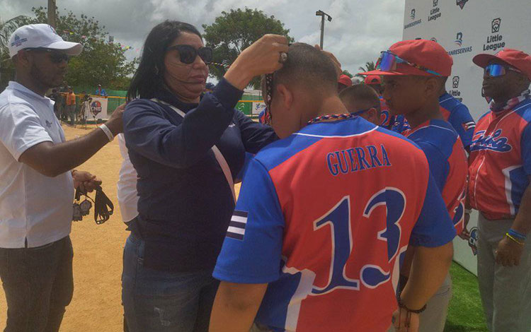 Premiación al equipo Santa Clara, plata en el torneo del Caribe de las Pequeñas Ligas. Premiación al equipo Santa Clara, plata en el torneo del Caribe de las Pequeñas Ligas.