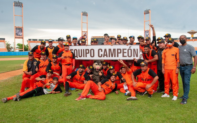 Equipo Villa Clara, campeón de la VII Serie Nacional de Béisbol Sub-23. Equipo Villa Clara, campeón de la VII Serie Nacional de Béisbol Sub-23.
