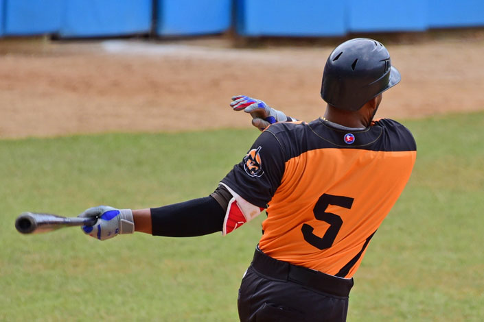 Pese al importante jonrón de Leandro Turiño, el equipo de Villa Clara no pudo salir airoso. (Foto: Carolina Vilches Monzón/Archivo de Vanguardia).