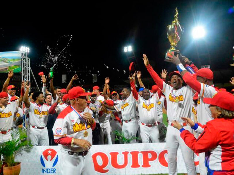 Matanzas celebra el primer lugar en la II Liga Élite del béisbol cubano.