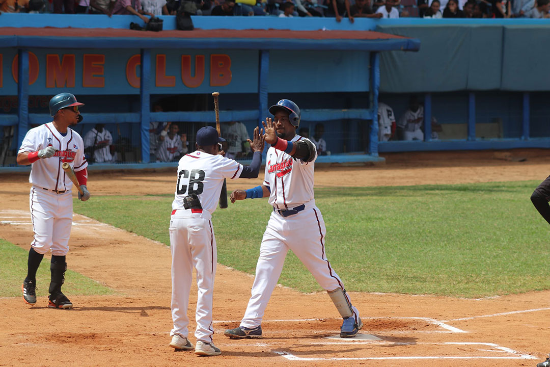 Alexander Ayala disparó jonrón por Camagüey.