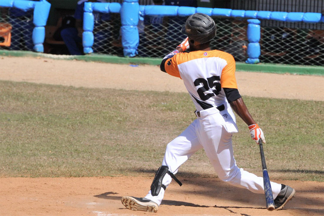 Yordanis Linares, pelotero de Villa Clara.