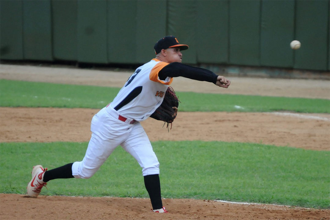 José Carlos Quesada, lanzador del equipo Villa Clara de béisbol.