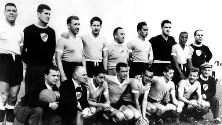 Equipo de Uruguay que venció a Brasil en el llamado Maracanazo de 1950. Equipo de Uruguay que venció a Brasil en el llamado Maracanazo de 1950.