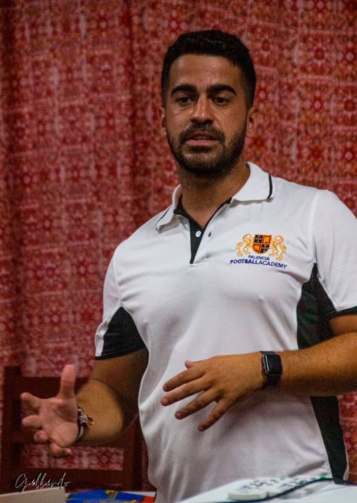 Alberto González, técnico de la Academia de Fútbol de Palencia. Alberto González, técnico de la Academia de Fútbol de Palencia.