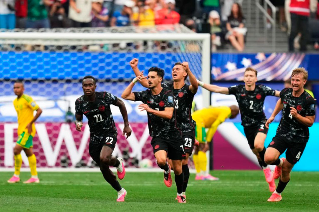 Stephen Eustáquio anotó el gol de la victoria de Canadá contra Sudáfrica.