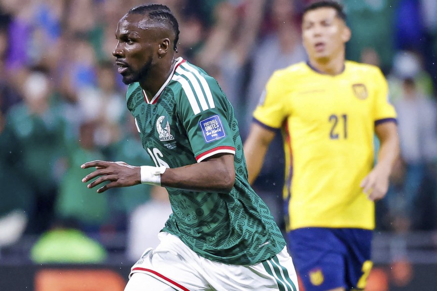 Julián Quiñones fue protagonista en las dos anotaciones de México, con un golazo y una asistencia.