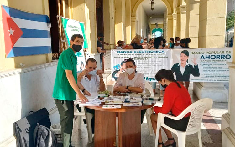 Banco Popular de Ahorro participa en la Feria del Libro en Villa Clara con opciones de servicios para los clientes. Banco Popular de Ahorro participa en la Feria del Libro en Villa Clara con opciones de servicios para los clientes.