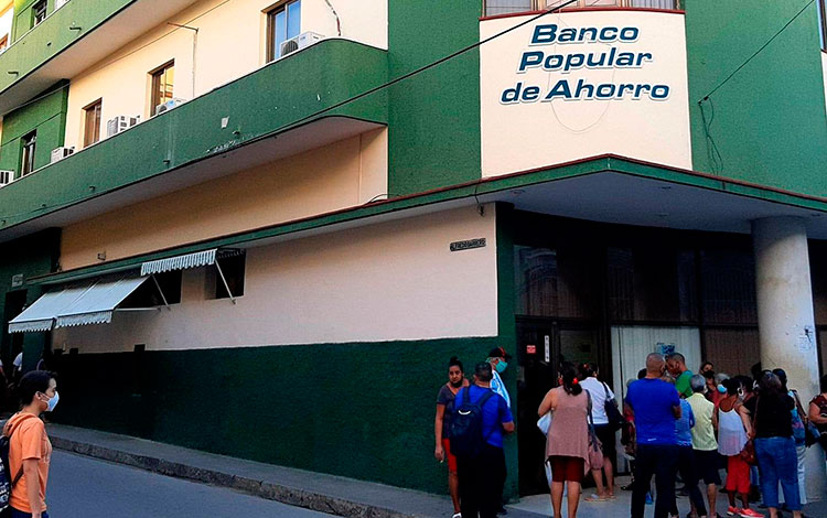 Sucursal del Banco Popular de Ahorro en Santa Clara.