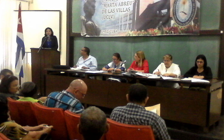 Viceministra de Educación Superior Alicia Alonso, en  balance de la Universidad Central.