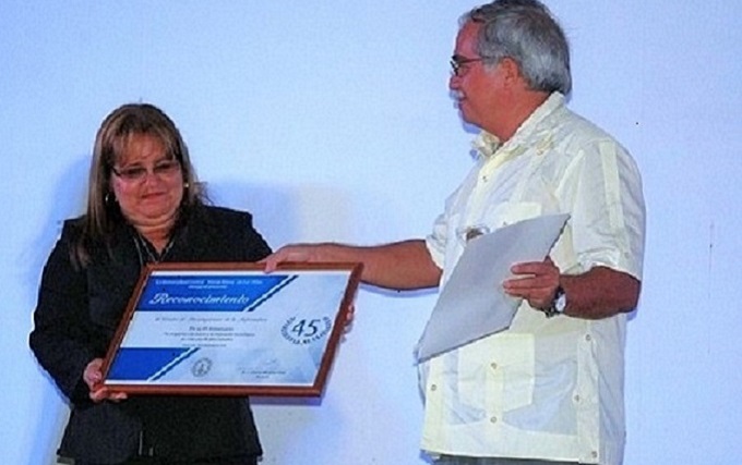 Reconocimiento de la UCLV a Rafael Bello