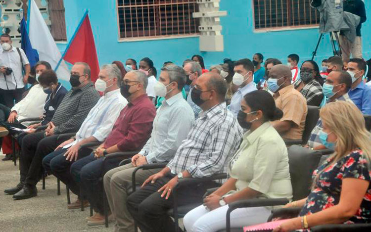 Escuela Primaria Pedro Domingo Murillo, acto de inicio del curso escolar 2021, estando presente Miguel Díaz-Canel, Presidente de Cuba, Primer Secretario del PCC y funcionarios del Estado. Foto: Ismael Batista Ramírez Escuela Primaria Pedro Domingo Murillo, acto de inicio del curso escolar 2021, estando presente Miguel Díaz-Canel, Presidente de Cuba, Primer Secretario del PCC y funcionarios del Estado. Foto: Ismael Batista Ramírez