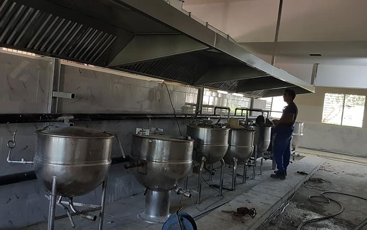 Labores de reparación de la cocina de la UCLV. Labores de reparación de la cocina de la UCLV.