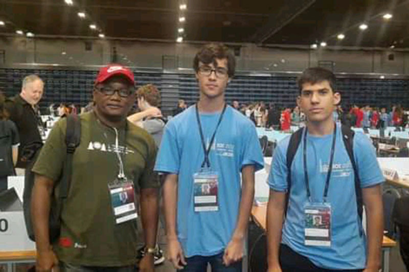 Los estudiantes Camilo Triana Barata y Marcos Antonio Escandón García participan actualmente en la Olimpiada Internacional de Informática en Hungría.
