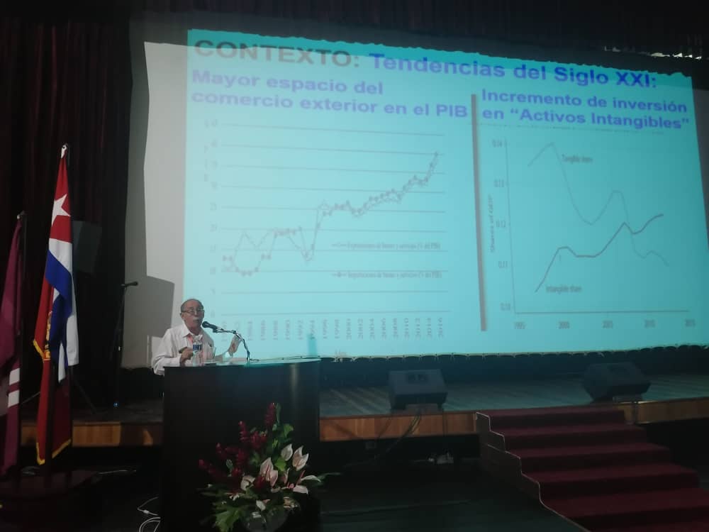 Dr.C. Angustín Lage Dávila