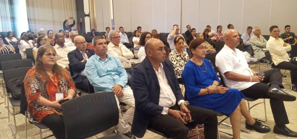 Presidencia del acto de constitución del Parque Científico Tecnológico de Villa Clara.