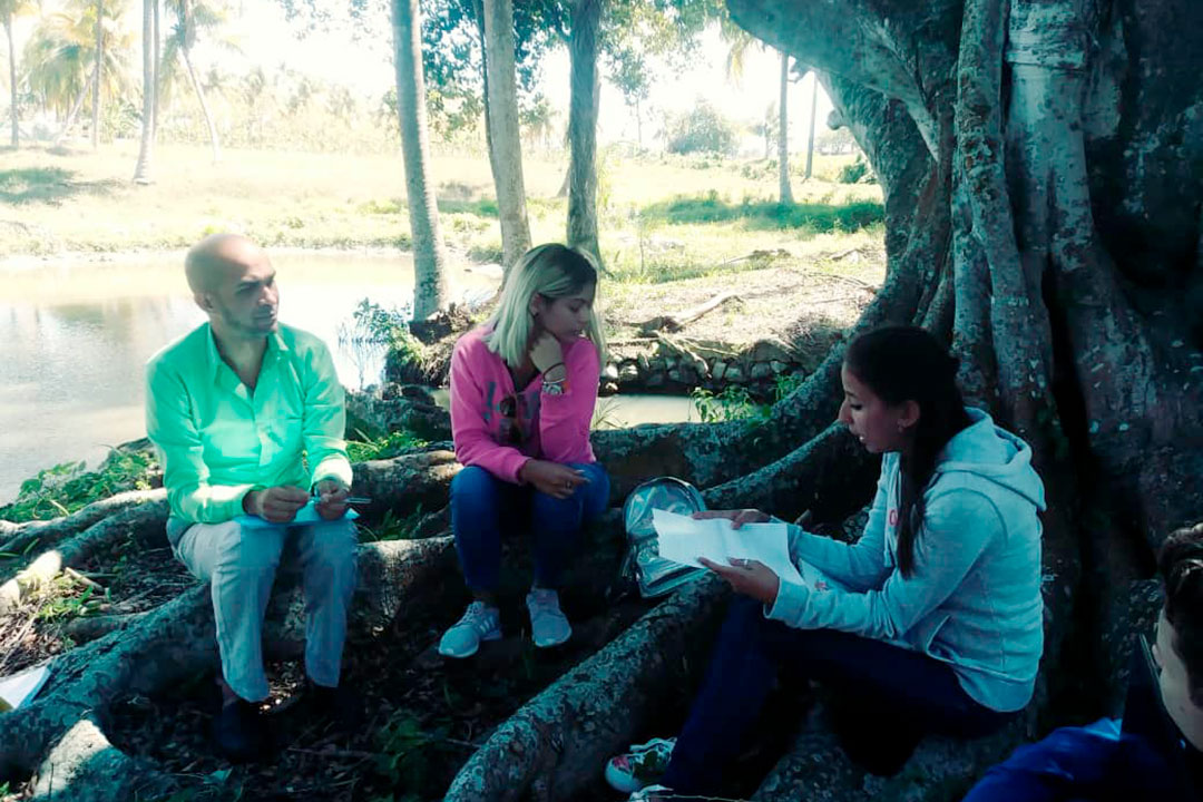 Sandy Moré Mir durante una clase.