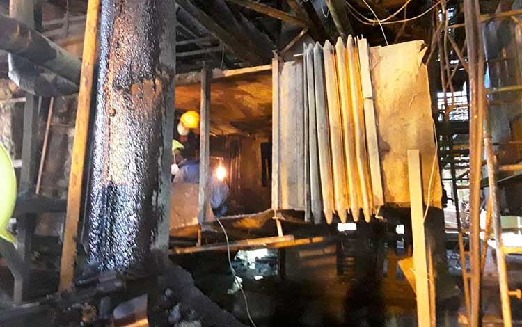 Labores de reparación en la termoeléctrica Antonio Guiteras, de Matanzas. Labores de reparación en la termoeléctrica Antonio Guiteras, de Matanzas.