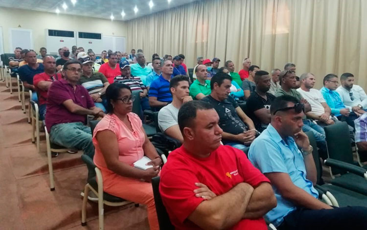 Reunión de la Empresa Eléctrica de Villa Clara. Reunión de la Empresa Eléctrica de Villa Clara.