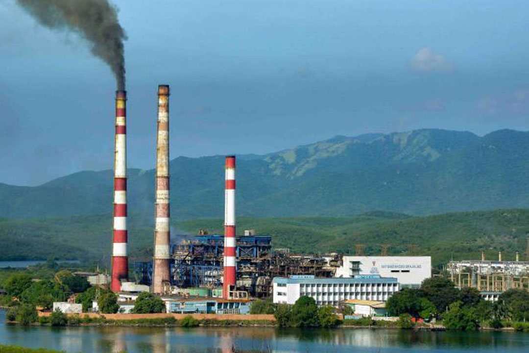 Termoeléctrica en funcionamiento
